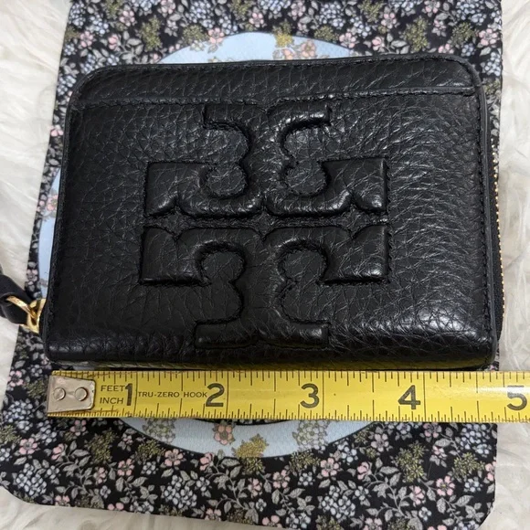 Tory Burch Black zipper pebbled leather card holder/coin case w/pouch - Picture 7 of 13